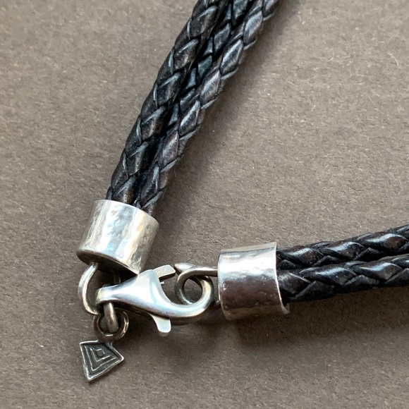 SILPADA 925 Silver circle pendant on leather cord - Picture 4 of 7